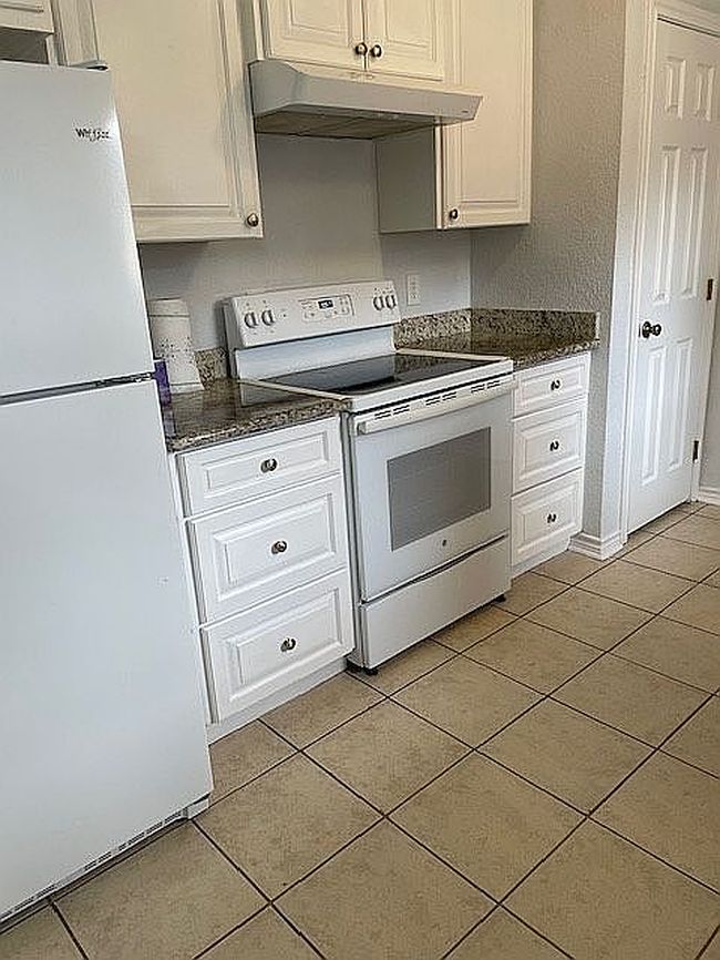 Photo of 4315 Ravine Dr, Friendswood, TX