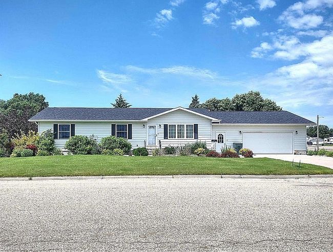 Photo of 525 E 5th Ave, Miller, SD