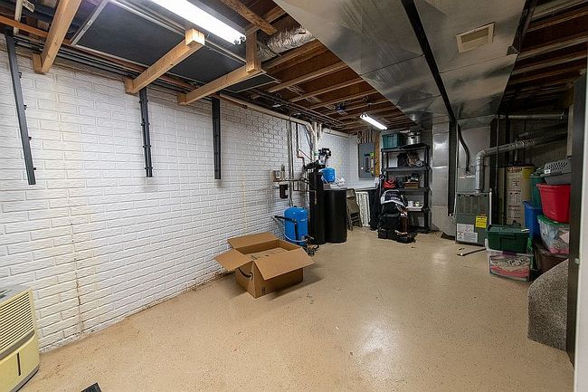 Photo of 2860 Dawn Dr, Adrian, MI