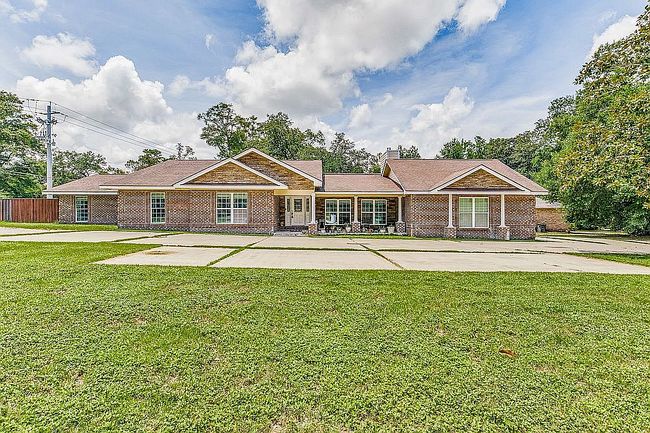 9775 Noriega Dr, Pensacola, FL