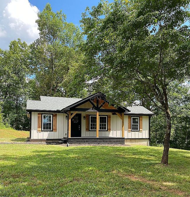 Photo of 2724 Cove Rd, Rutherfordton, NC