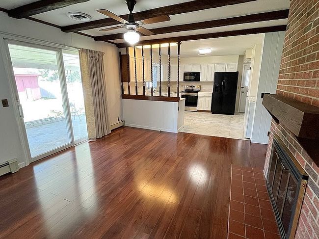 Image of 7 Crestview Dr