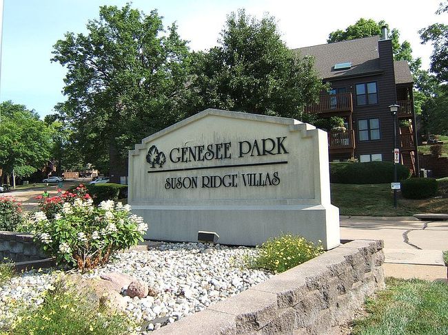 Photo of 5162 Hollow Wood Ct Apt D, Saint Louis, MO