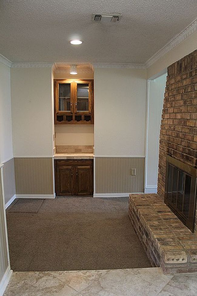 Photo of 305 Stratford Dr, Hurst, TX