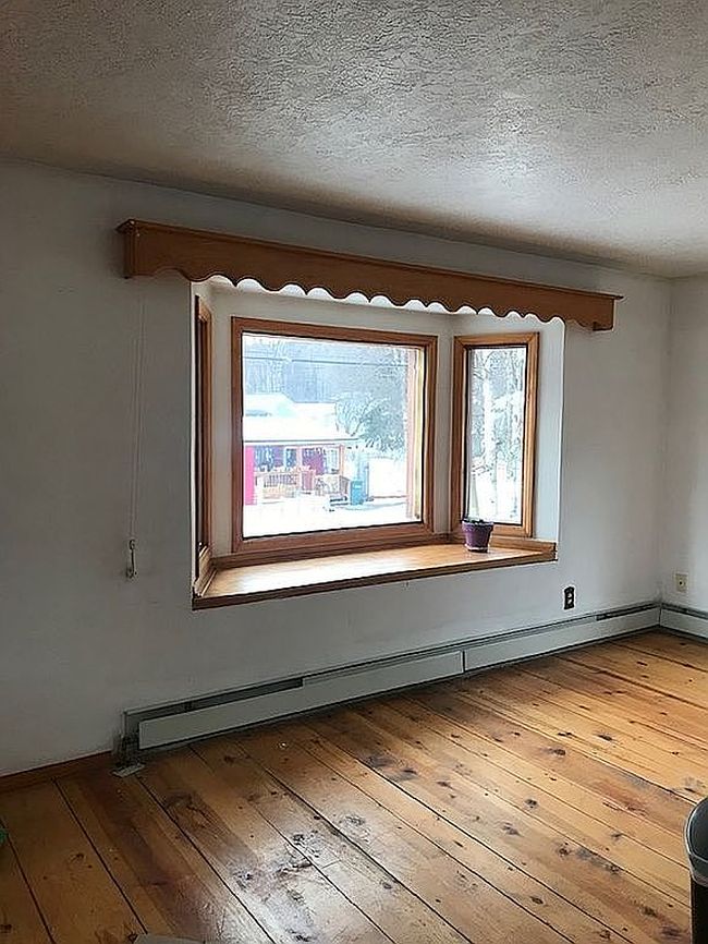 Additional photo 3 of property located at 8400 Dunlap Ct