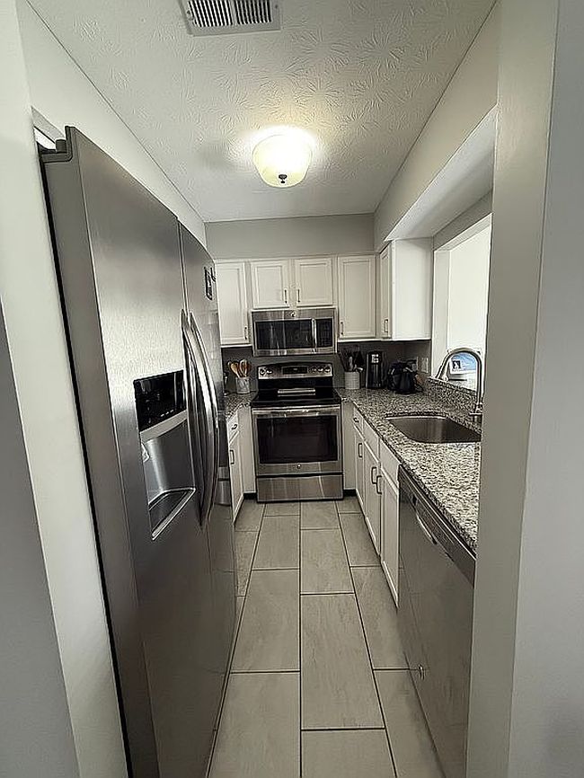 Photo of 1 Carriage Way, Hurricane, WV