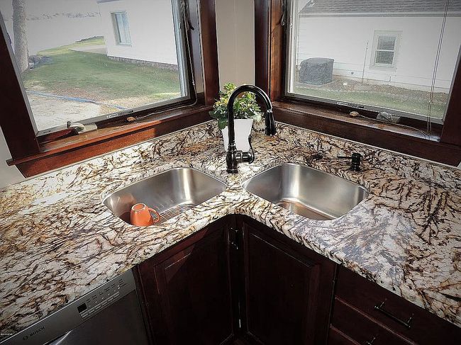 Image of 1306 S Lake Dr