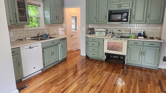 Additional photo 2 of property located at 3943 Gold St