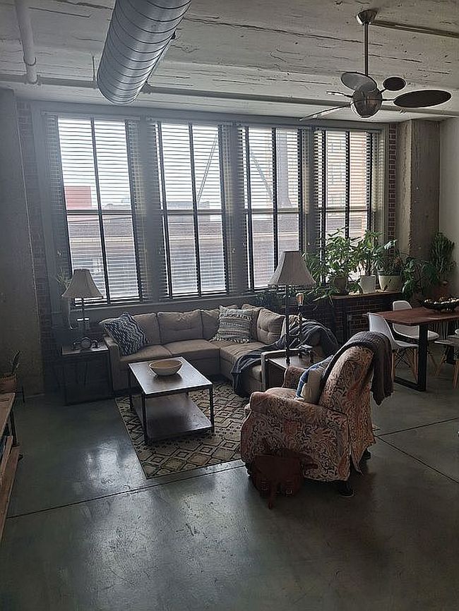 Image of 1627 Locust St Apt 404
