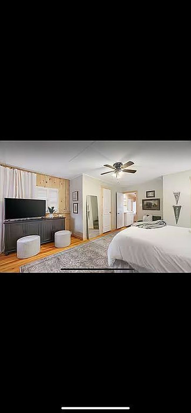 Image of 221 John St