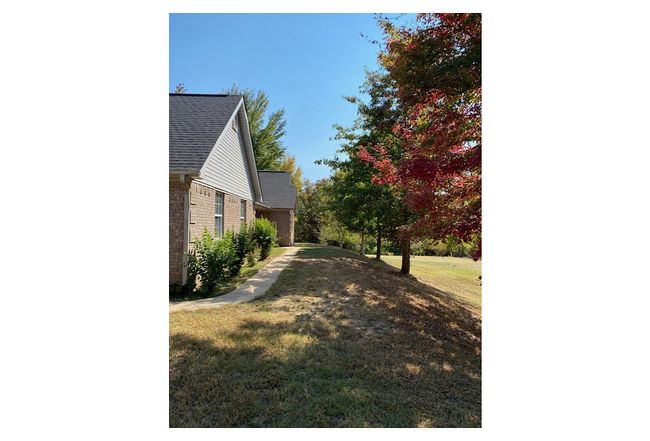 Image of 2318 Highway 71 Ne