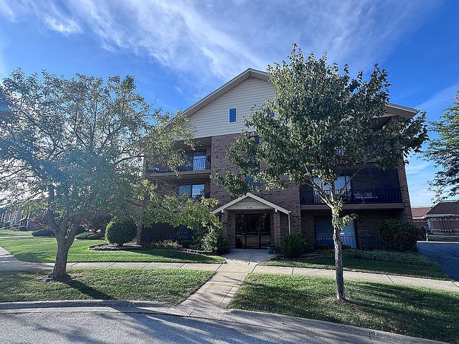 Photo of 8106 168th Pl Apt 3W