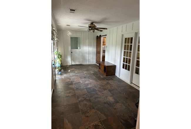 Additional photo 1 of property located at 6411 Beachview Dr