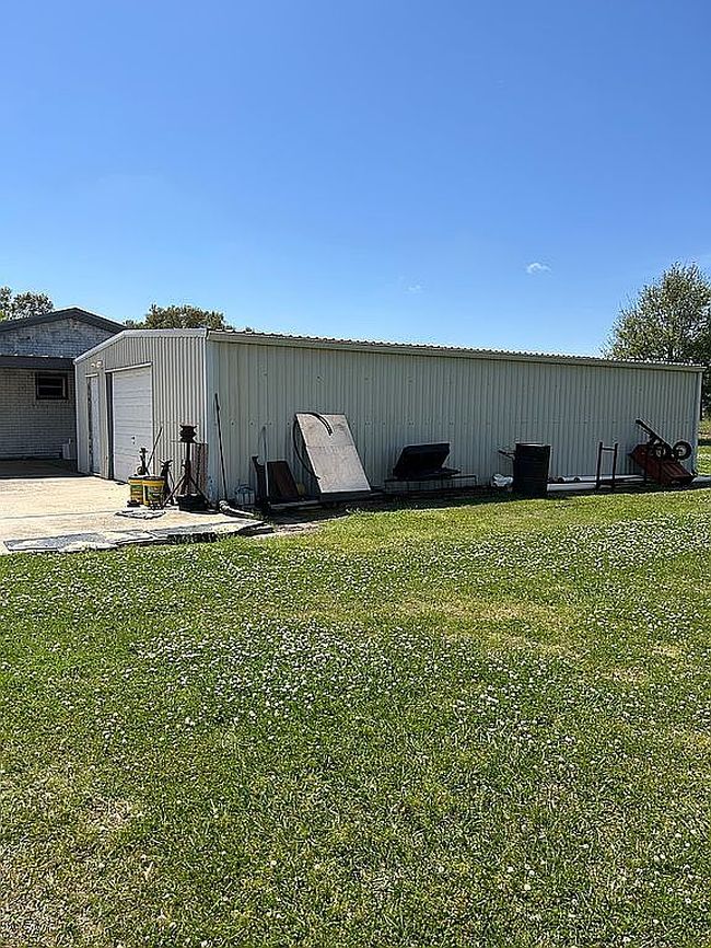 Image of 21228 Veterans Memorial Dr