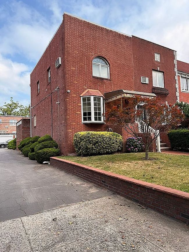 Photo of 326 Bay 14 St, Brooklyn, NY