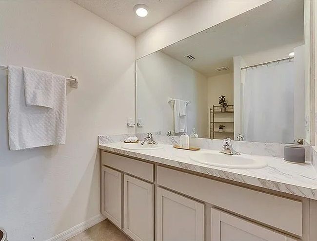 Preview of property located at 5842 Silver Moonlight Dr