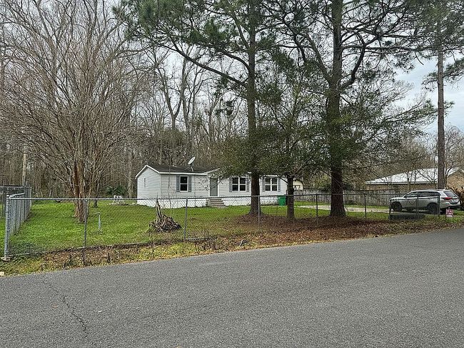 Photo of 128 Cecelia St, Napoleonville, LA