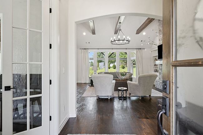 8205 E 107th St N, Owasso, OK