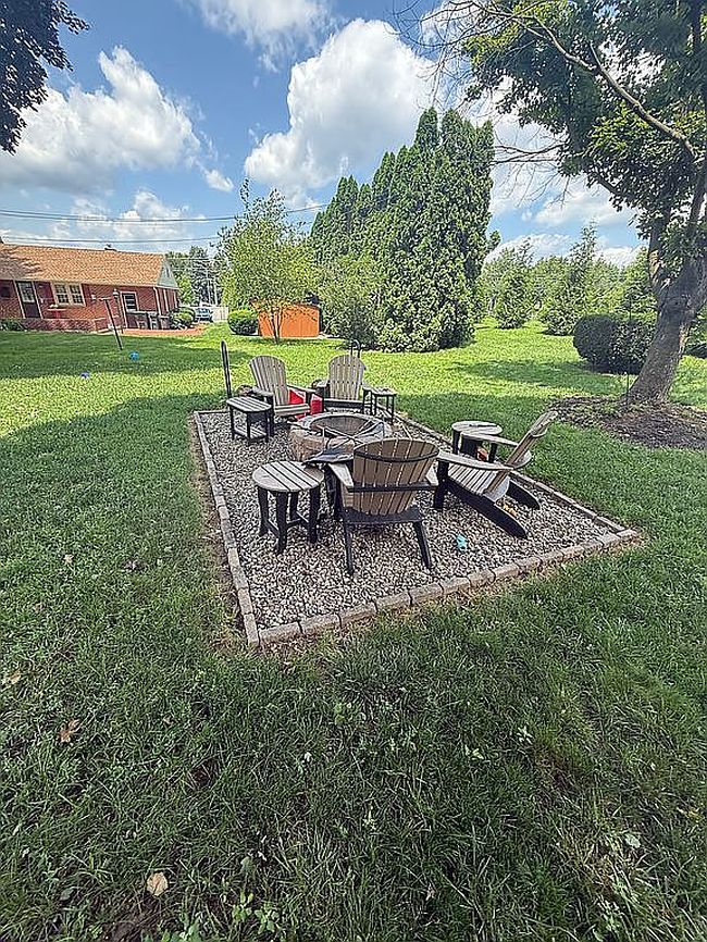 Photo of 3 Pfautz Ave, Lititz, PA