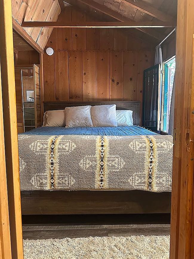 Photo of 9555 Falls Rd, Forest Falls, CA