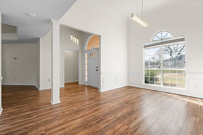 Preview of property located at 2755 Oakridge West Dr