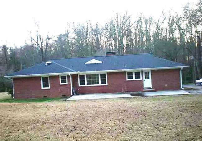 Photo of 305 Brookside Dr