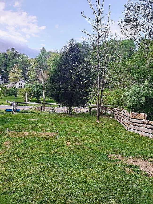Photo of 122 Oak St, Lancing, TN