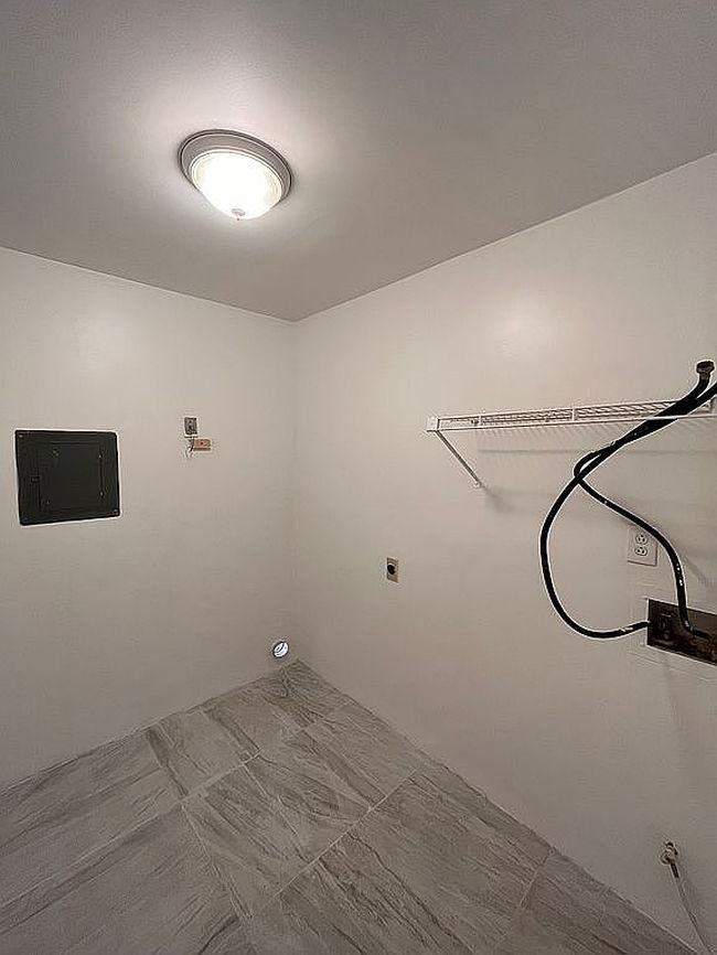 Additional photo 2 of property located at 5624 Summit Arch