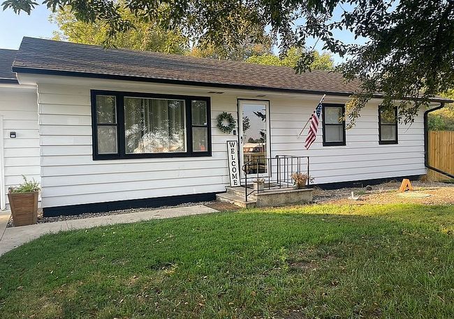 Photo of 302 E Guthrie St, Linden, IA