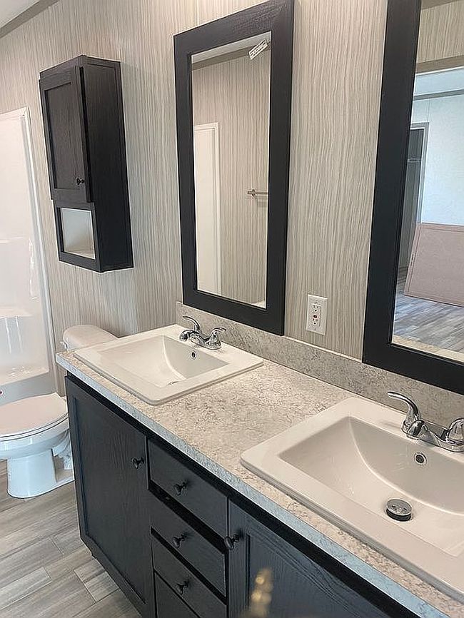 Image of 707 Larimore Cir