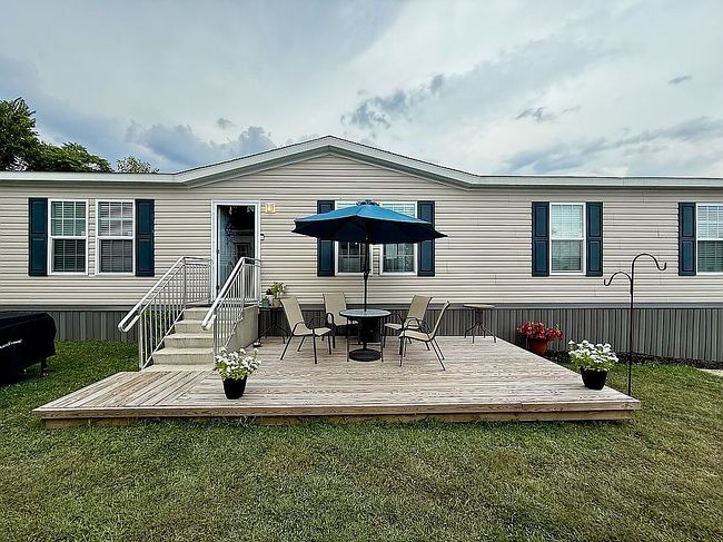 Photo of 680 Royal Crest Dr, Martinsburg, WV