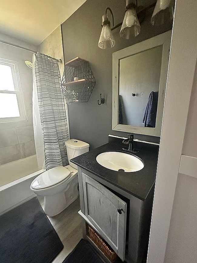 Photo of 220 Falcon Ridge Way, Bolingbrook, IL
