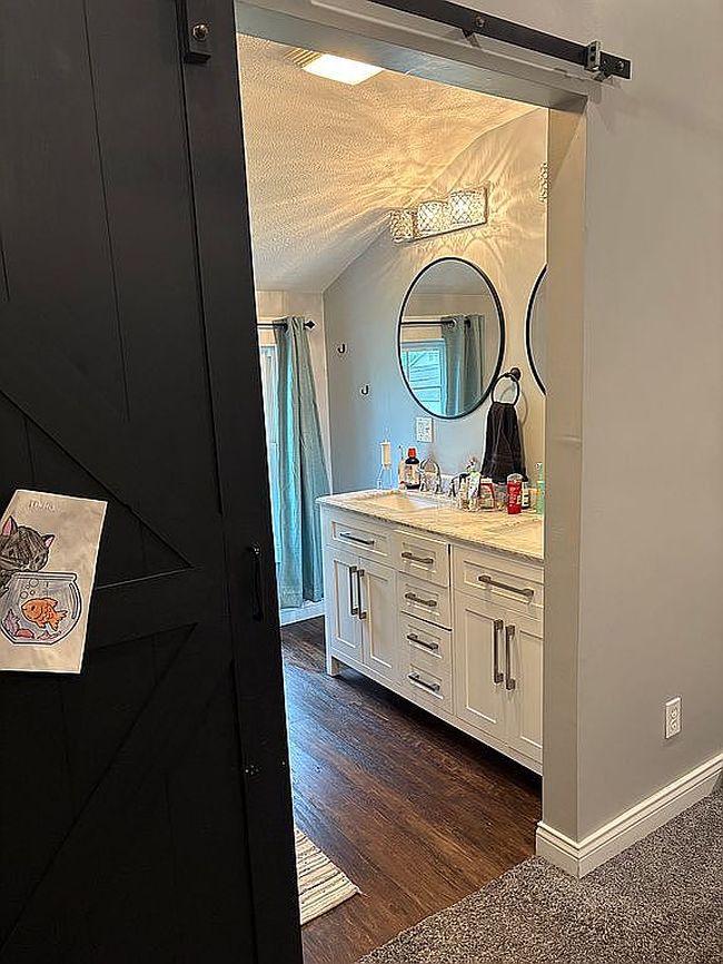 Additional photo 2 of property located at 401 W Grand Ave