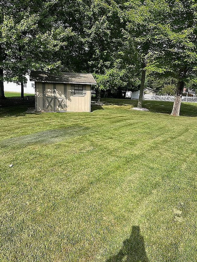 Photo of 230 Clingan Rd, Struthers, OH