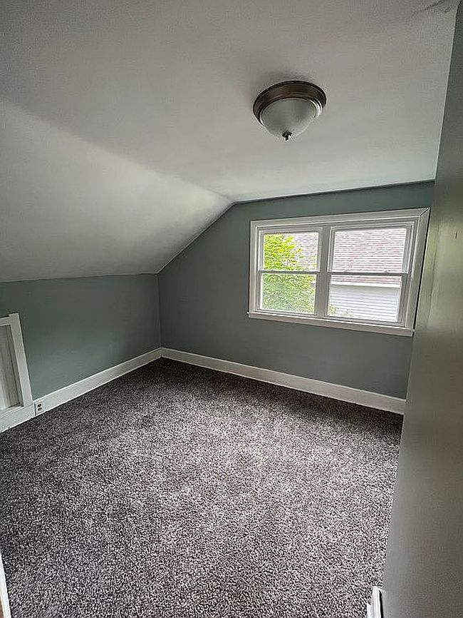 Photo of 1165 Main St, Vestal, NY