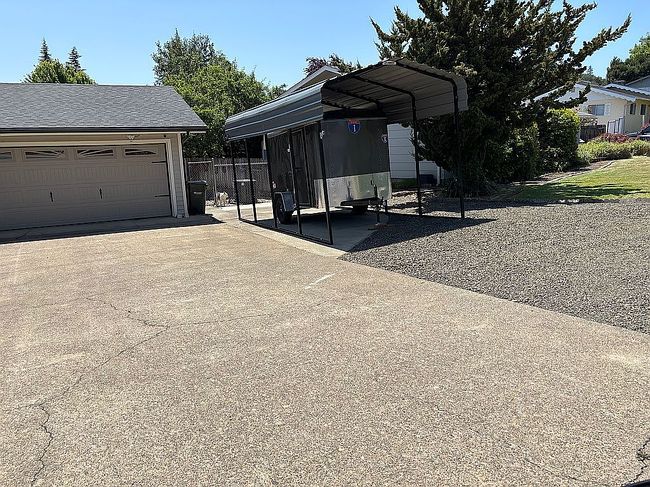 Photo of 2025 Nw Delridge Ave, Roseburg, OR
