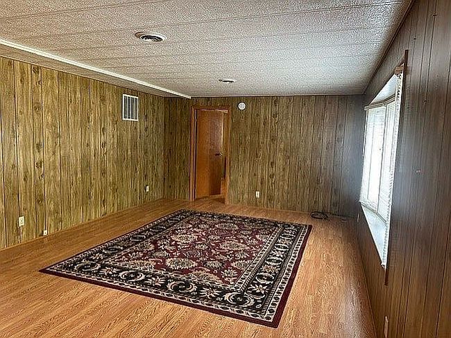 Additional photo 1 of property located at 2851 Collingwood Dr #21