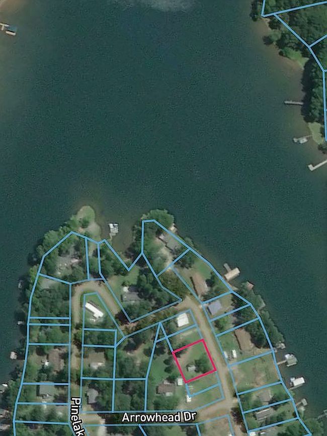 Photo of 313 Pinelake Dr, Ninety Six, SC