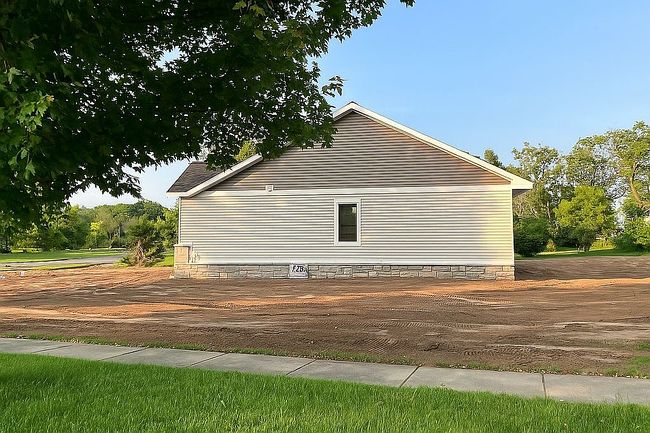 Photo of 102 Nicole Dr, Brooklyn, MI