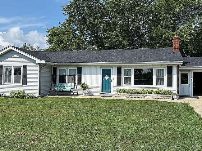 Photo of 41 Roselawn Dr