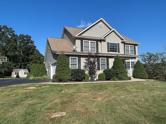 Photo of 200 Windsor Way, Roaring Brook Twp, PA