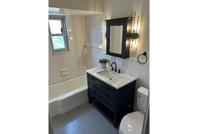 Photo of 237 Roycroft Ave, Pittsburgh, PA