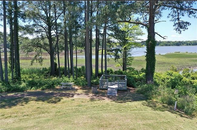 Additional photo 2 of property located at 3002 Bay Shore Ln