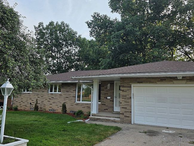 Photo of 8526 Bears Den Ln, Broadview Heights, OH