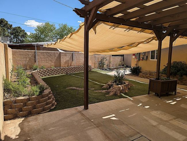 Photo of 8814 Snow Heights Blvd Ne, Albuquerque, NM