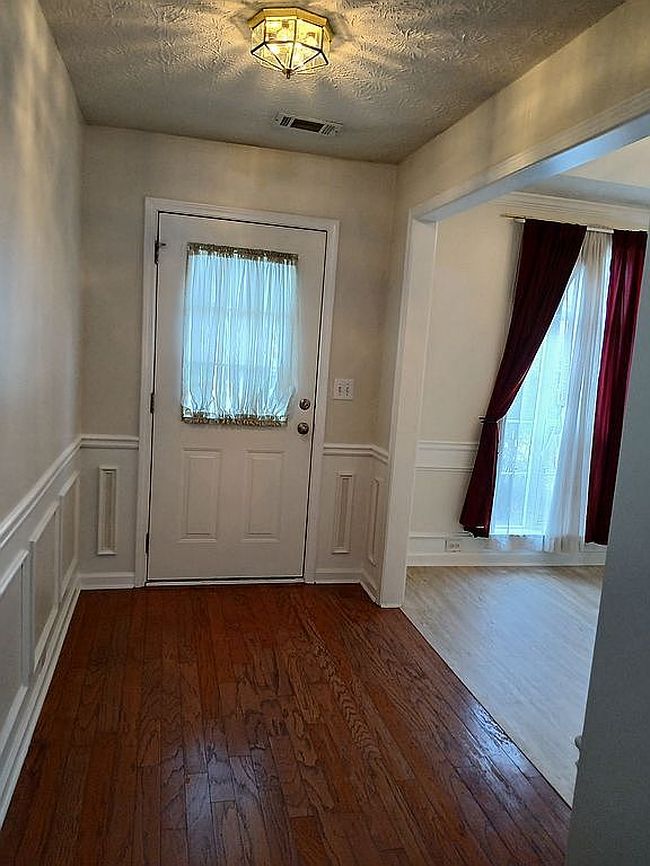 Photo of 578 Summerbrooke Ct