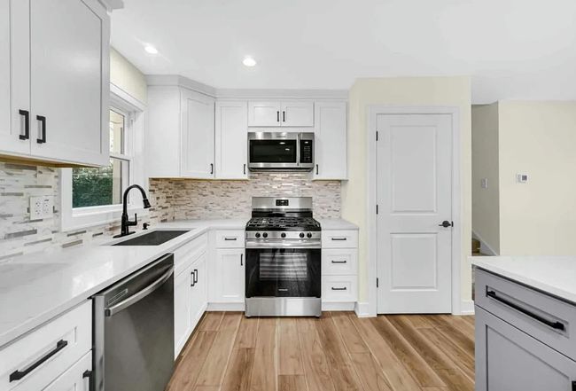 Image of 29w166 Lester St