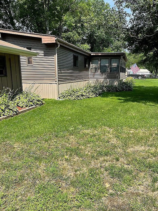 Photo of 39738 Hotita Dr, Bellevue, IA