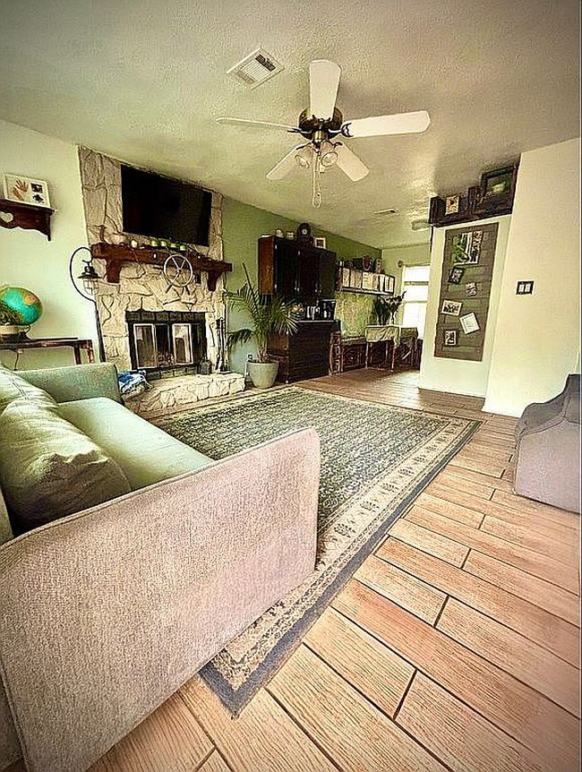 Photo of 21 E Hannah Cir, Pensacola, FL