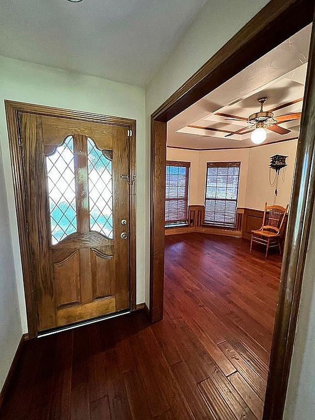 Photo of 3410 Oak Tree Ln, Midlothian, TX